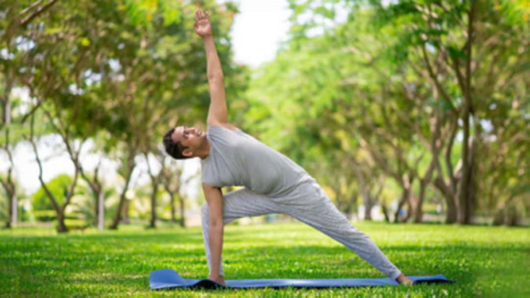 Yoga can improve your physical and mental health. Here are a number of poses that can strengthen your back.