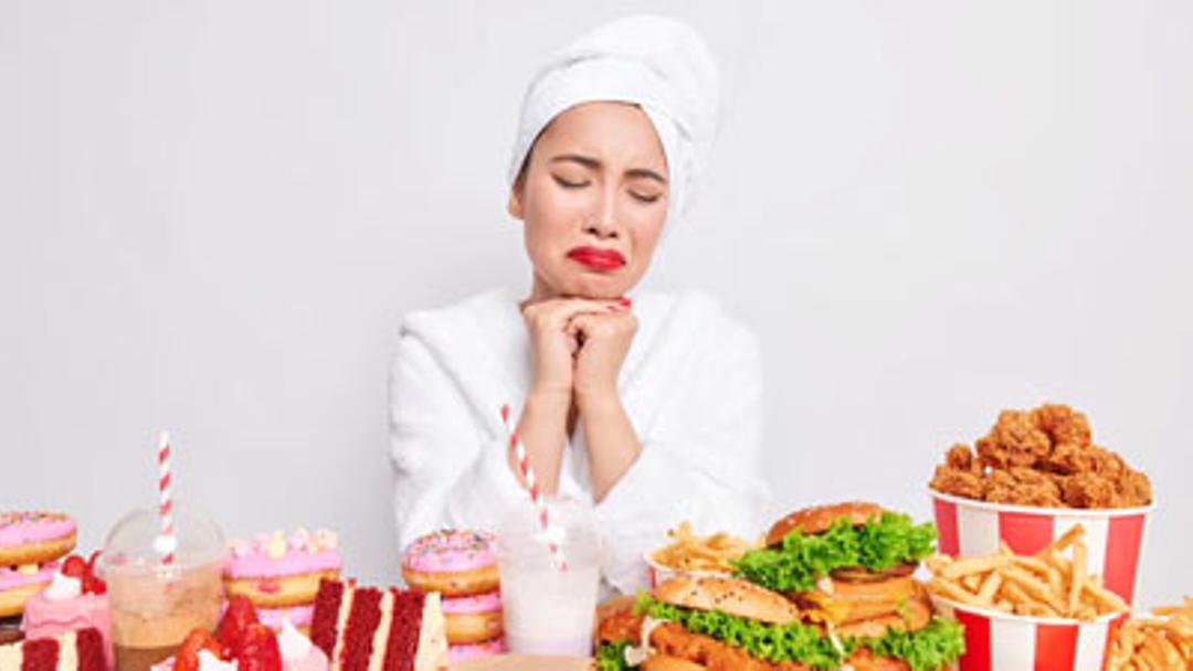 Eating too much in one sitting is common for many people, especially in winters. Here’s how you can stop yourself from going overboard.